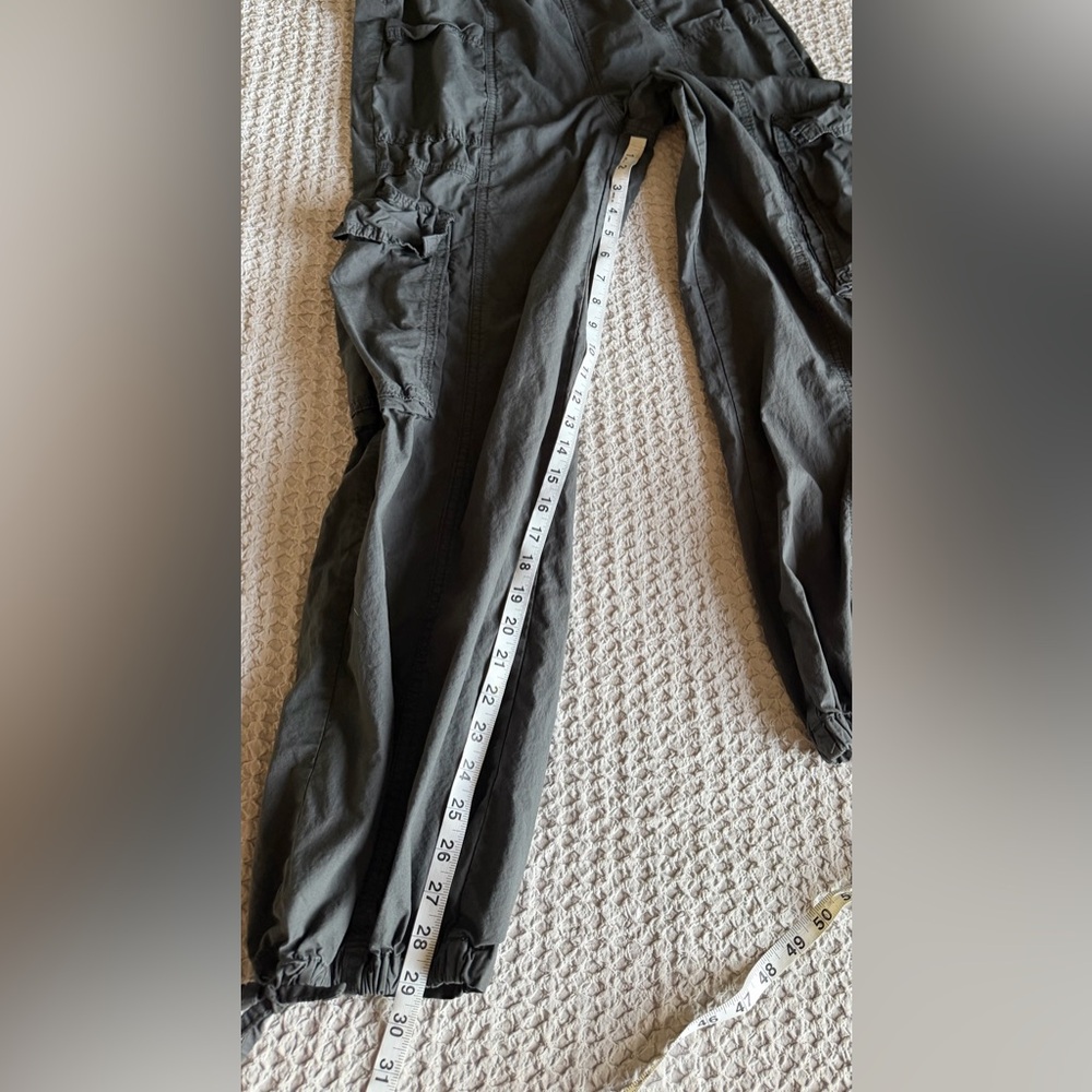 New Aerie Dark Gray Cargo Pants for Women XS - Picture 6 of 14